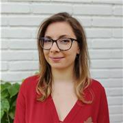 Profesora licenciada en Bellas artes con mas de 3 años de experiencia en la escuela Estación Diseño en Granada